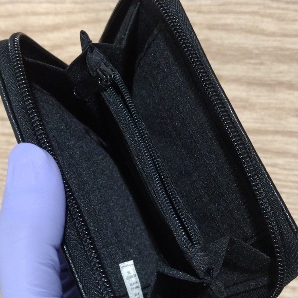 NWOT Black Faux Leather Small Zipper Arround Wallet 5 x 4 inches - Picture 5 of 7